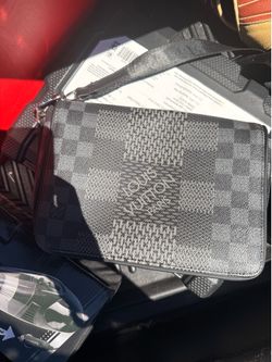 Louie Vuitton Bag $2000 obo