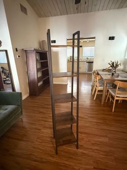 Book or plant corner standing shelves