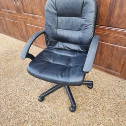*** DESK CHAIR ***