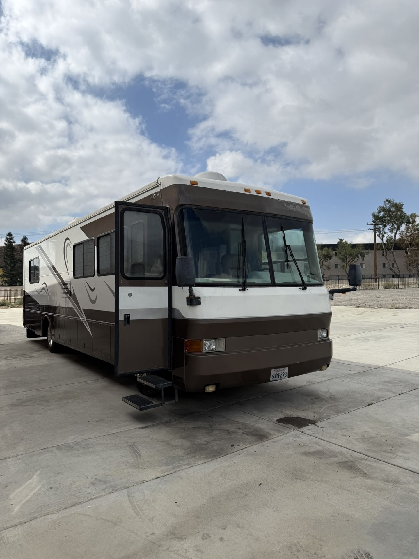 37 Foot diesel pusher