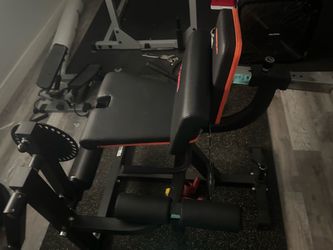 Leg extension machine