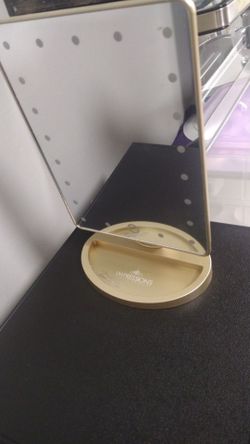 Impressions Mirror