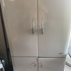 1940’s GE Refrigerator 