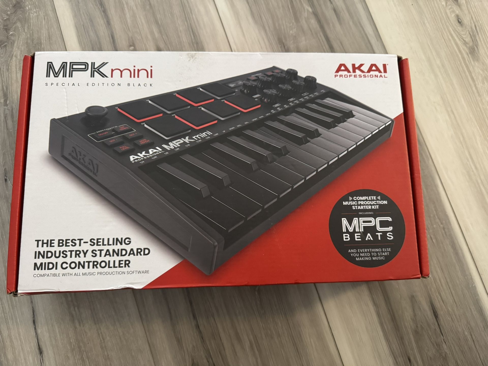 Akai Professional MPK Mini MK3 - 25 Key USB MIDI Keyboard Controller With 8 Backlit Drum Pads, 8 Knobs, Music Production Software and Native Instrumen