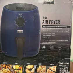 New  Bella Pro Series 2qt Analog AirFryer in blue
