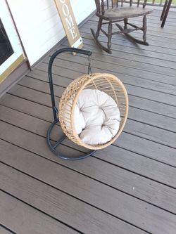 Swinging Pet/Cat Woven Bamboo Egg Chair With Metal Frame 