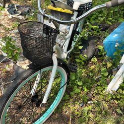 Bicycle Huffy Single Speed 26 In Tires Very Good Condition. Holly Area