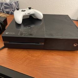 Xbox One 500GB Console + 6 Games + Controller