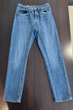 LEVI’S 501 LIKE  NEW CHECK IT OUT ASKING FOR $25 OBO