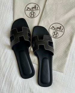 (37, 39, 40) Hermes Oran Sandals Black