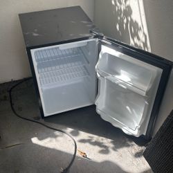 Mini Fridge 