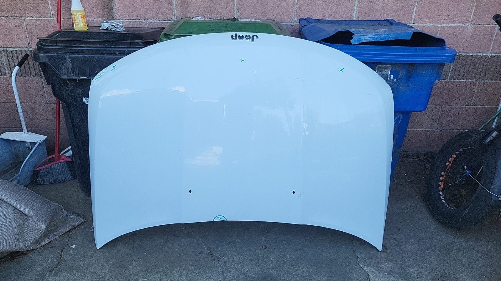 2017-2023 JEEP COMPASS FRONT HOOD BONNET COVER PANEL WHITE OEM
