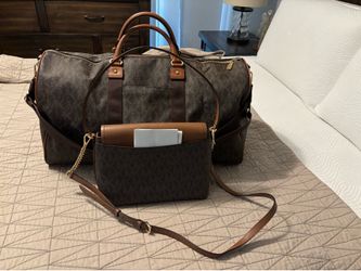 2 Michael Kors bag