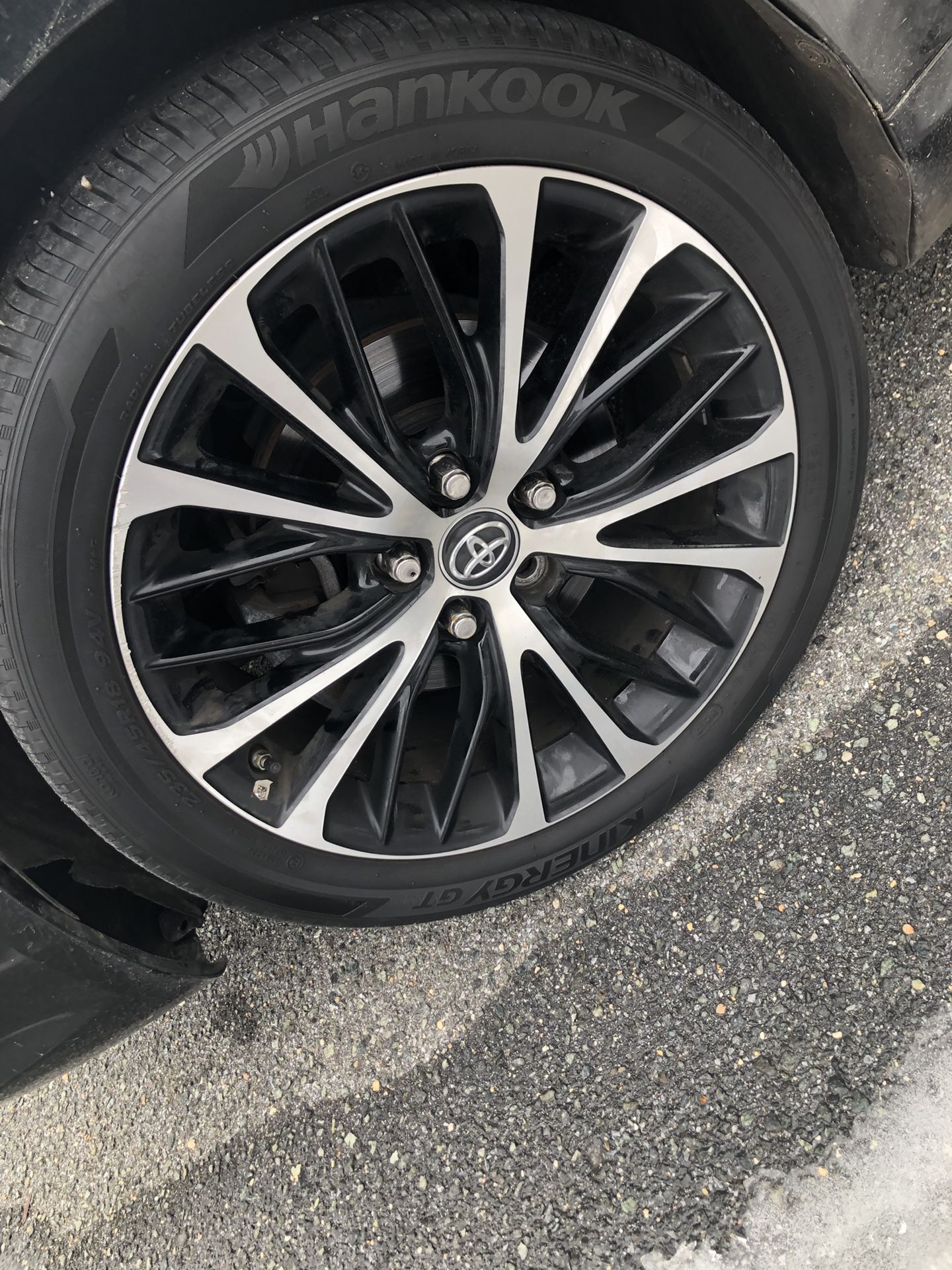 Toyota Camry sport size 18 fresh rim and new tires