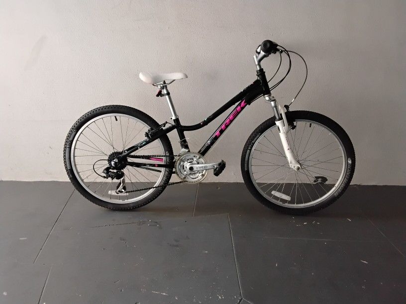BICYCLE TREK 21 SPEED BRAND NEW