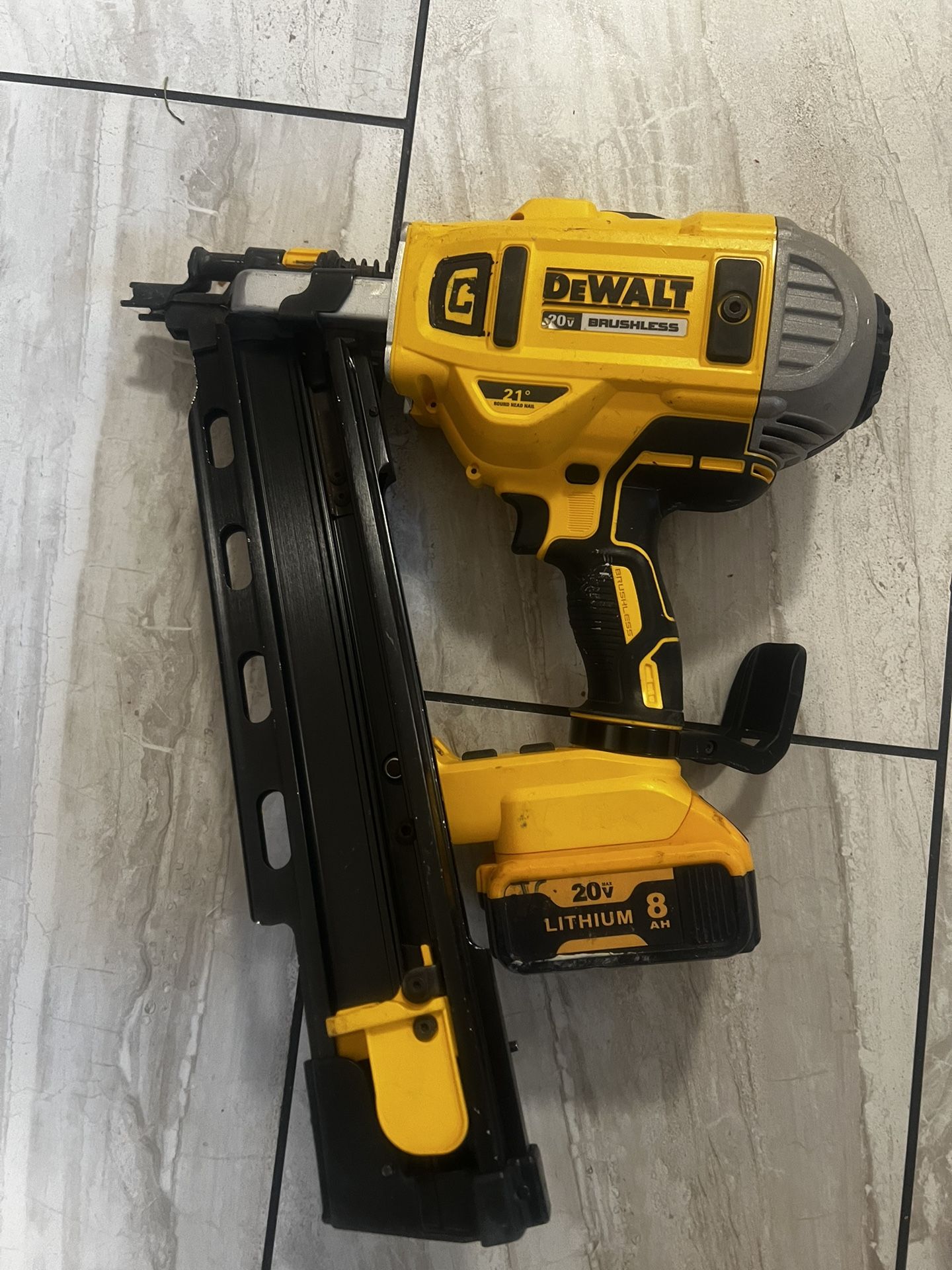 Dewalt 20 volt nail gun 21” gauge