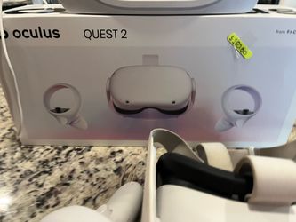 Oculus Quest 2 and Charging Dock