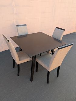Dining table and 4 chairs