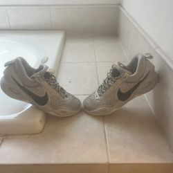 Nike Cosmic Unity Basketball Shoes, Size- 9.5M