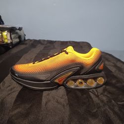 Brand New And Original Men's Nike Air Max's DN Sneakers Sizes 11.5 