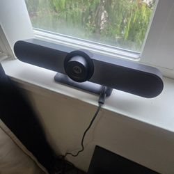 Logitech MeetUp Video Conferencing System, Ultra HD 4K/1080p/720p, 3 Microphones/Adjustable Speakers, Wide Field of View 120°, PC/Mac/Laptop/MacBook/T