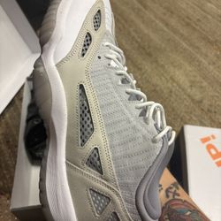 Sz 12 Air Jordan 11 Retro Low ie Like New 