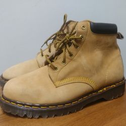 DR. MARTENS MENS SIZE 10 