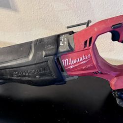 Milwaukee M18 Fuel Brushless Sawzall w/XC 5.0 Red Lithium Battery