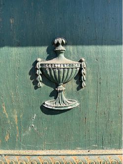 White USA VINTAGE FURNITURE OR BEST OFFER for restoration