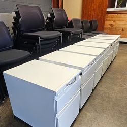 Hat Collective  Mobile Pedestal