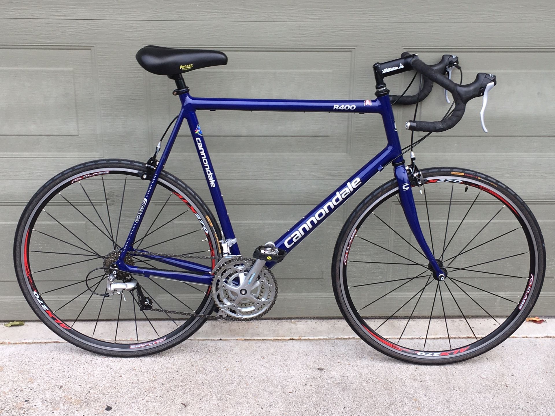 Cannondale R400 road bike