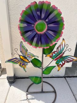 Colorful Steel Flower & Butterfly Stand
