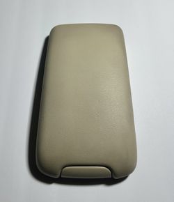 Armrest / Center Console Lid for W203 Mercedes-Benz C230 C250 C280 Light Beige