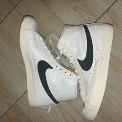 Nike blazers size 8