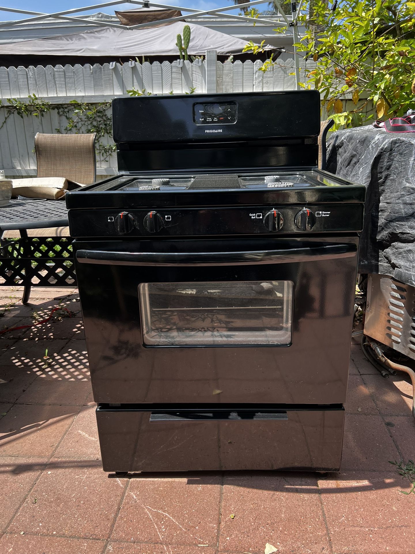 Frigidaire Black Stove