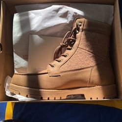 brown color, Levi's shoe size 11