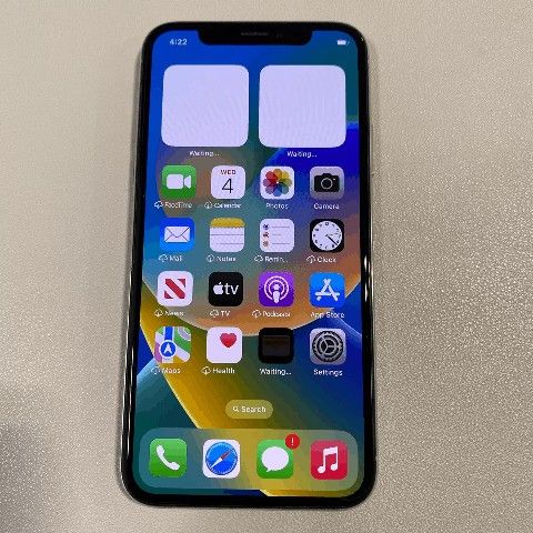 Apple iPhone X - 64gb Silver (UNLOCKED)