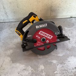 DEWALT FLEXVOLT 60V MAX Cordless Brushless 7-1/4 in. Circular Saw with Brake (Tool Only