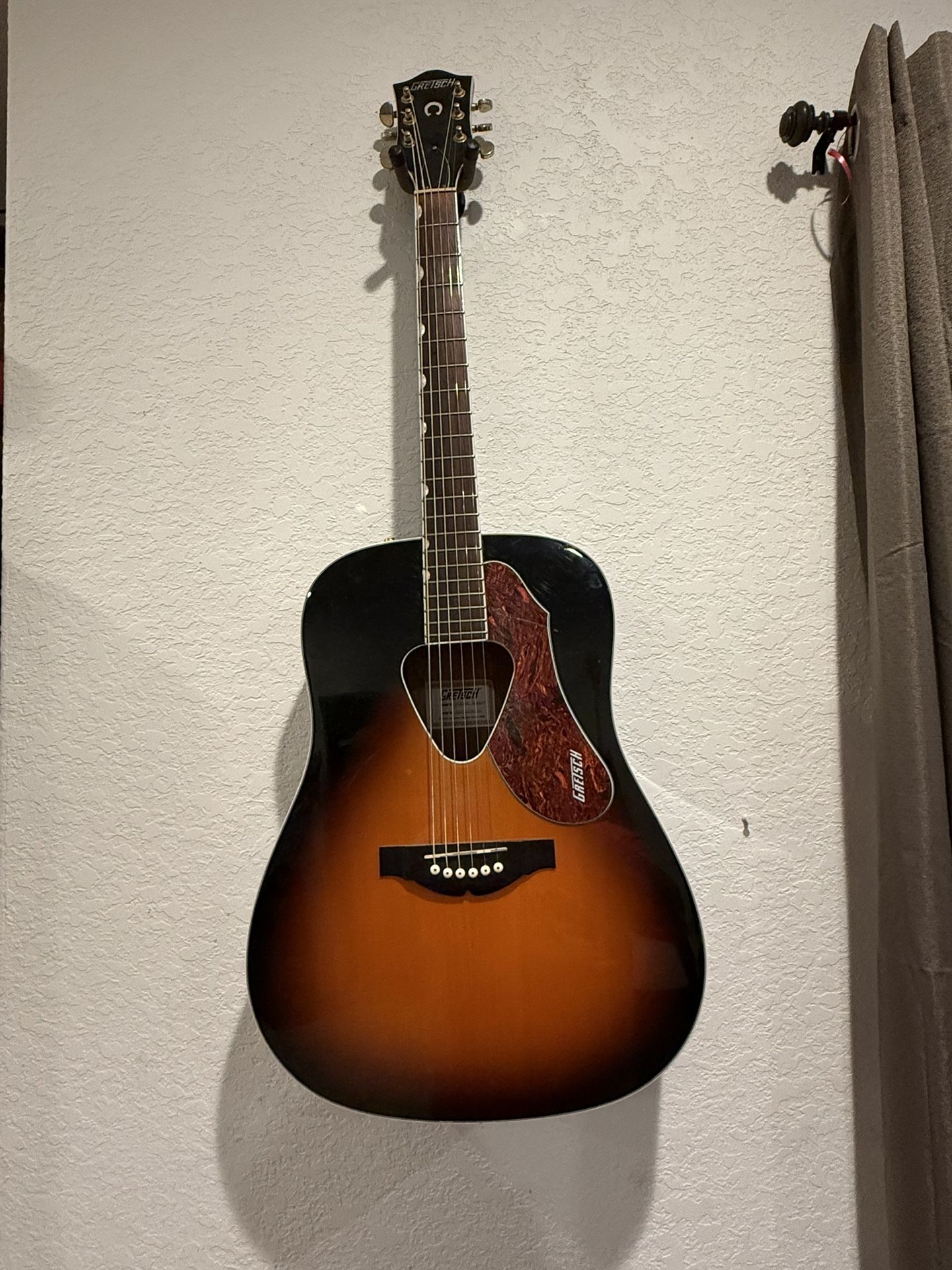 Gretsch Acoustic Electric Guitar (G5024e)