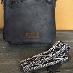 New Montana West Crossbody Purse. Lots Of Space. Grey 