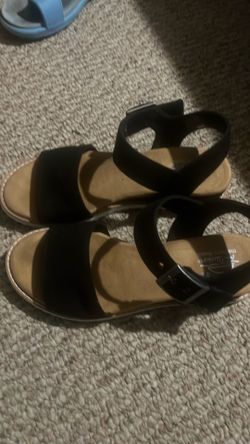 Women’s sketcher sandals