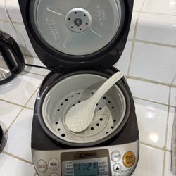 Zojirushi NS-TSC10 Rice Cooker 5.5 Cup – New Open Box – $100