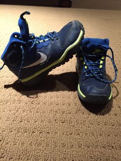 Nike H2O Repel boots Youth size 2.