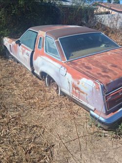 1977 Ford Thunderbird  $400
