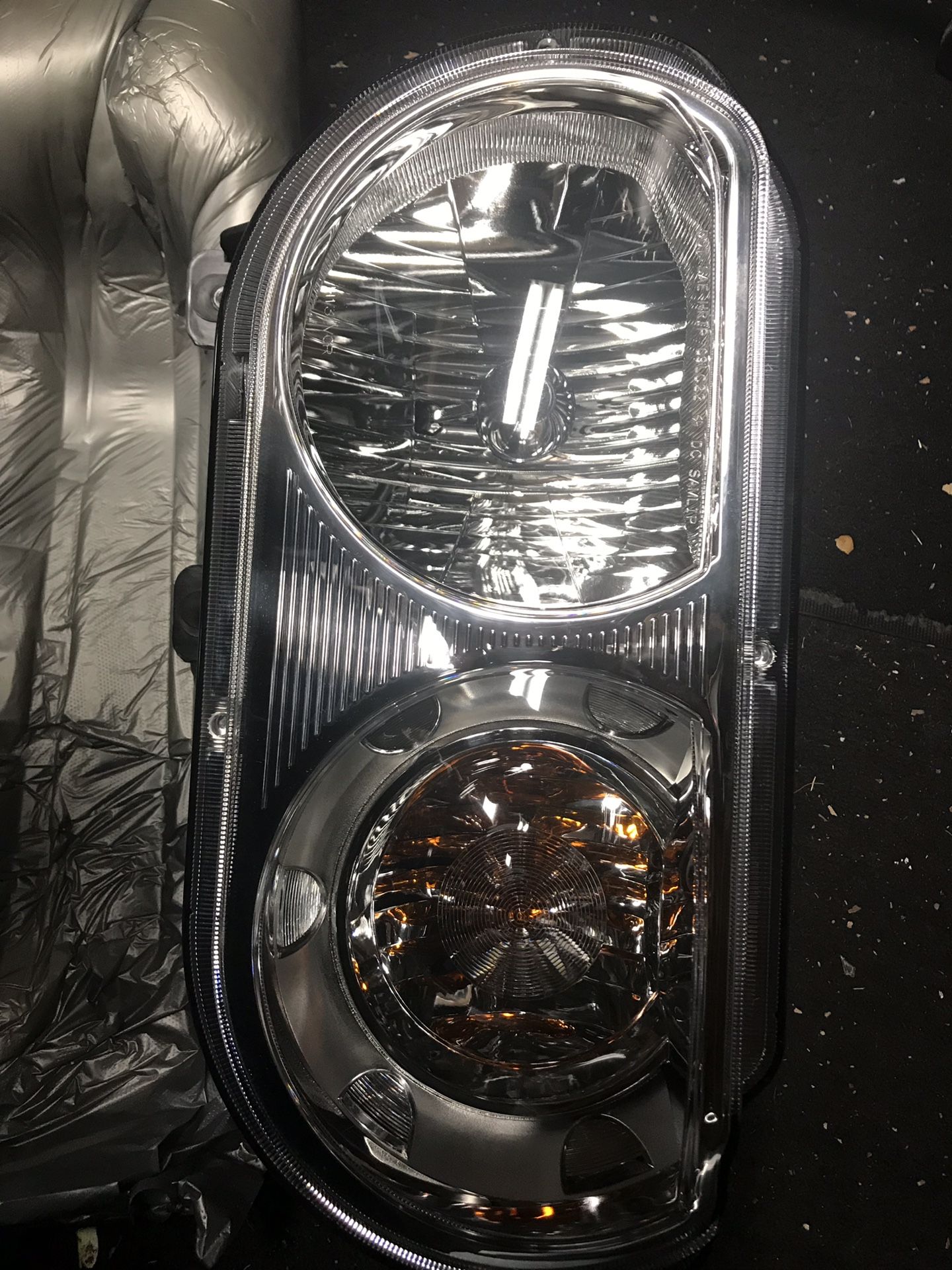 Dodge challenger passenger headlamp