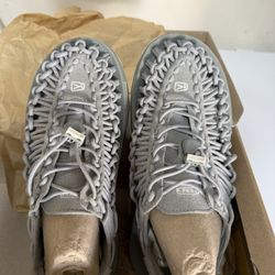 KEEN WOMENS SHOE 7.5