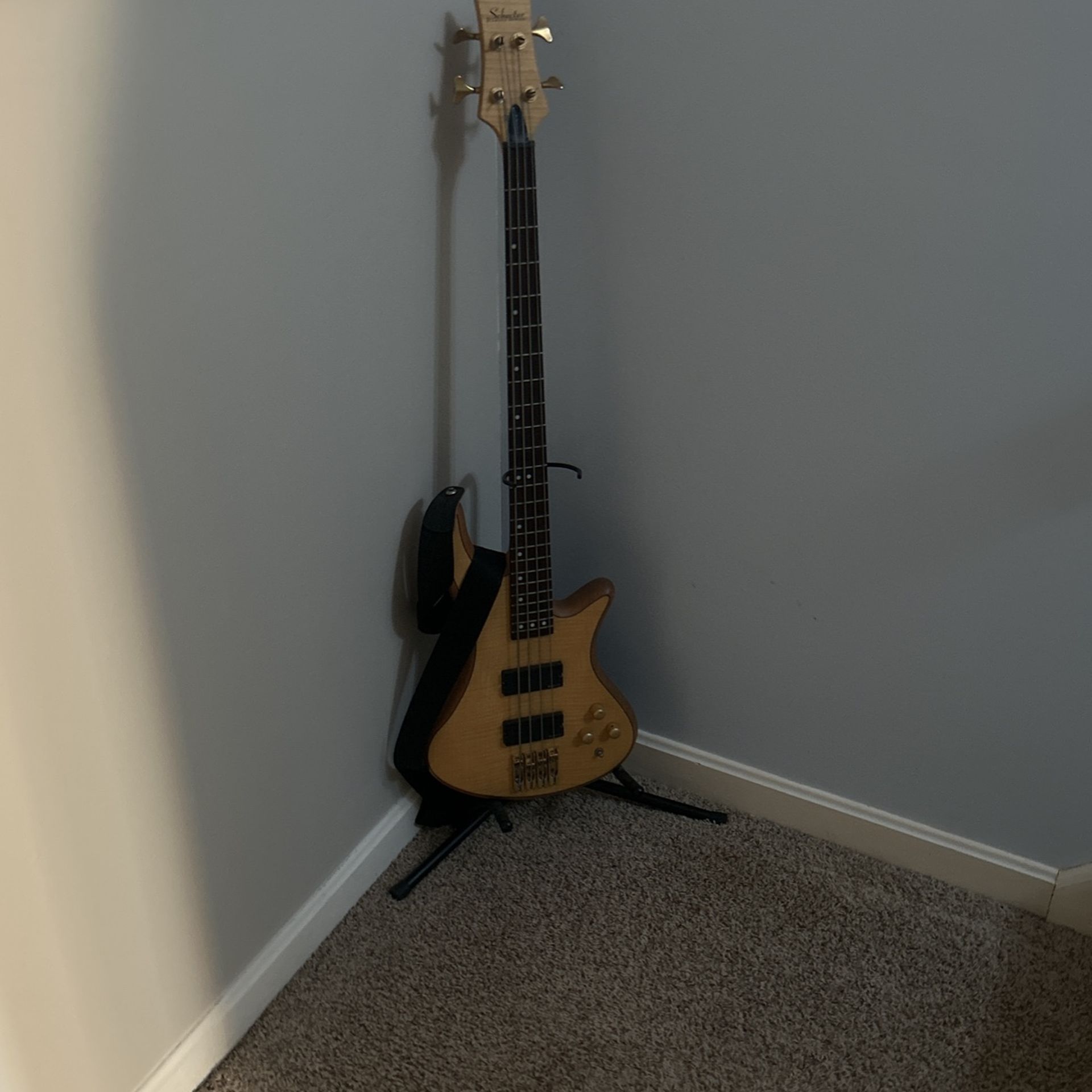 Schecter Diamond Series bass 4-string