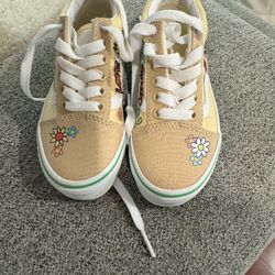Girls Vans 