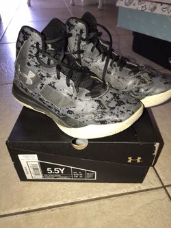 Under Armor boy size 5.5
