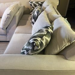 Sectional Couches 